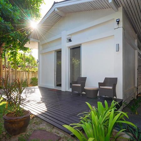 Ban Mok Talay Beachfront Villa Bang Rak Beach  Exterior foto